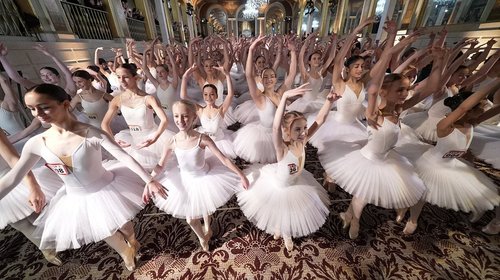 Cientos de bailarinas en puntas imponen un nuevo récord mundial