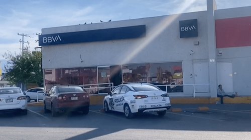 Asaltan al interior de banco BBVA; le quitan a clientes $1.3 mdp