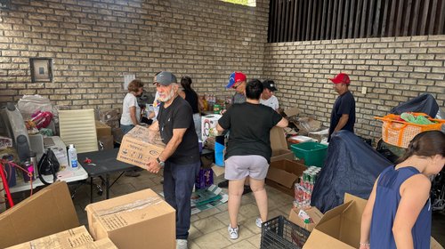 Recolectan regios ayuda para damnificados en Venezuela
