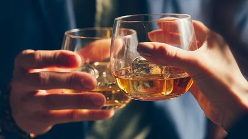 ¿Consumir bebidas alcohólicas aumenta el riesgo de tener cáncer?