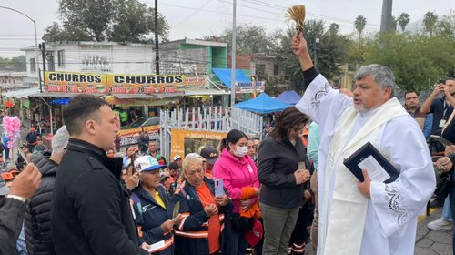Bendicen a trabajadores de servicios públicos en la Basílica