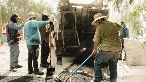 Beto Granados mantiene trabajos de mejoramiento vial en Matamoros