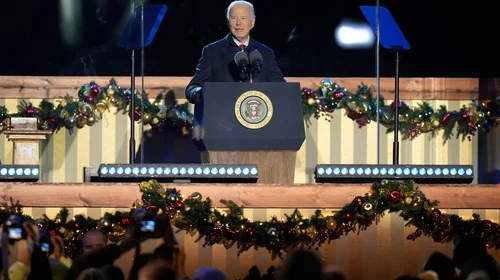 Biden desea 'luz, paz y amor' para EUA como regalo de Navidad
