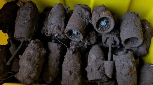 Descubren bombas de la Segunda Guerra en un parque de Inglaterra