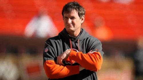 Browns despiden a coordinador ofensivo y a entrenador de línea