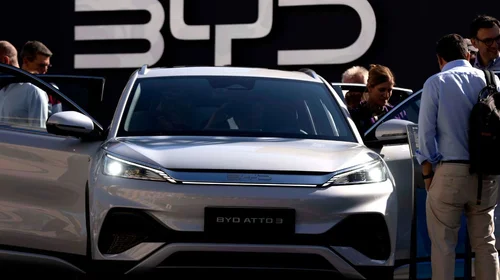 Presenta BYD cargador casi tan rápido como poner gasolina