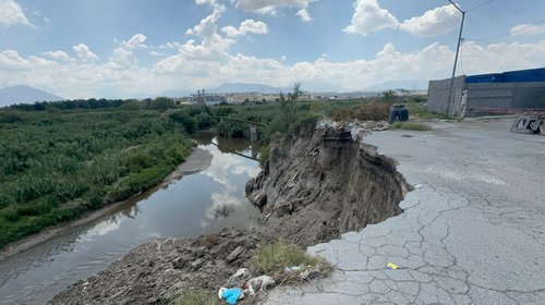 Familias en riesgo por deslave del arroyo La Encantada