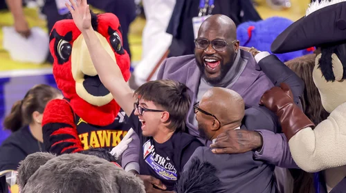 Fan de la NBA gana $100,000 dólares en un concurso del All-Star