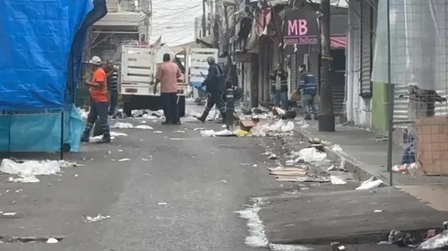 Recogen 63 toneladas de basura y bachean en centro regio