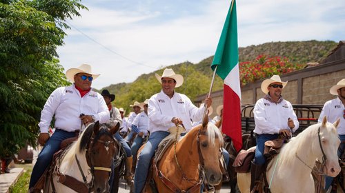Participan 400 jinetes en Cabalgata Ramos Arizpe