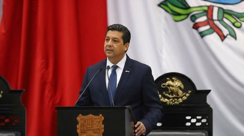 Revelan que Cabeza de Vaca renunció a ciudadanía estadounidense