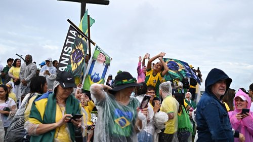 Cae rayo a simpatizantes de Bolsonaro en Brasil; van 72 heridos