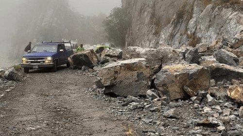 Cierran paso de Linares a Iturbide y Galeana por deslave