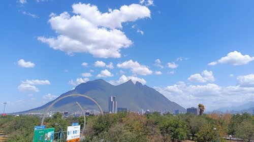 Predomina buena calidad del aire en urbe regia