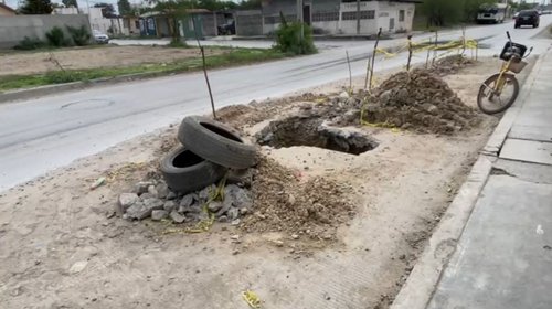 Presentan abandono y riesgo calles de la colonia Lampacitos