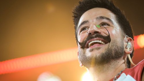 Camilo inicia gira por Europa inspirado en sus hijas