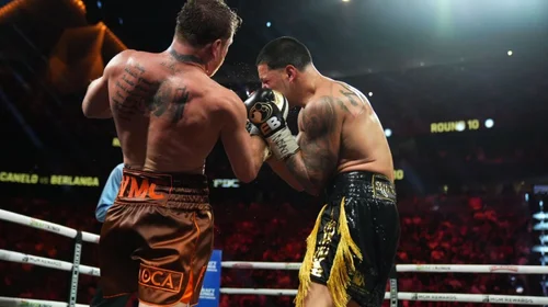 'Canelo' Álvarez se impone sobre el puertorriqueño Édgar Berlanga