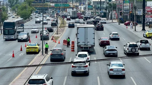 Implementan carril reversible en la Carretera Nacional