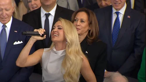 ¡A capela!: Carrie Underwood deleita en investidura de Trump