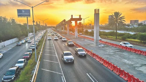 Carriles exprés del par vial reabren con baja afluencia