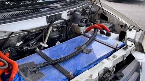Convierten carros que utilizan gasolina a electricidad
