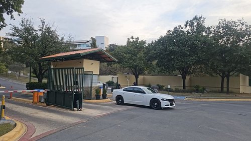 Cateo en Sierra Alta deja tres detenidos y armas aseguradas