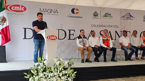 Celebran constructores 'Día de la Santa Cruz' en Nuevo León