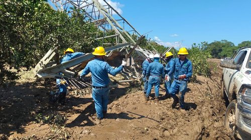 Restablece CFE el 91% del servicio eléctrico en cinco estados
