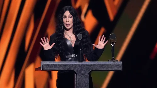 Cher ingresa al Salón de la Fama del Rock & Roll