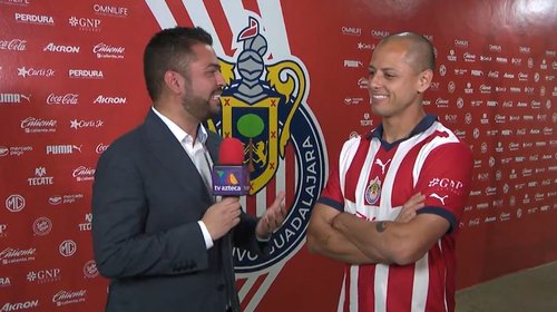 'Chicharito' tiene espectacular presentación al regresar a Chivas
