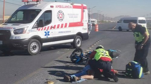 Queda motociclista lesionado tras accidente con tractocamión