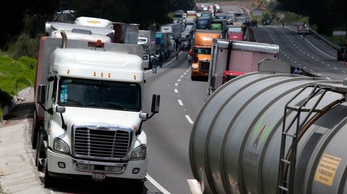 Exportación de camiones cae y marca mínimo histórico