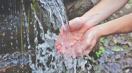 Claman por suministro continuo y seguro de agua