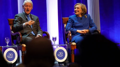 Hospitalizan con fiebre a Bill Clinton; ¿qué pasó?