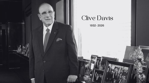 Muere Clive Davis, productor musical de Whitney Houston y Santana