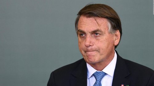 Bolsonaro alega 'paranoia' tras dañar su tobillera electrónica