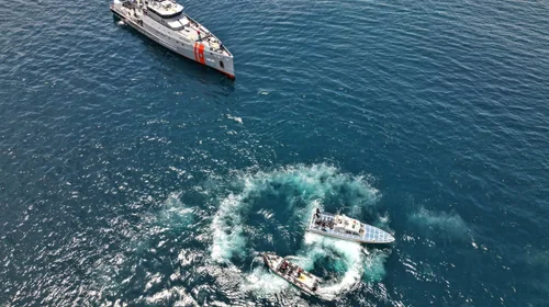Hombres armados atacan un barco frente a la costa de Ecuador