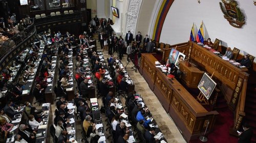 Asamblea de Venezuela aplaza debate sobre ataques de EUA