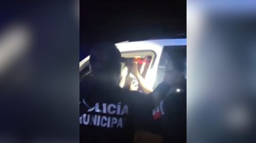 Sale a la luz video de la detención de Tony Flores