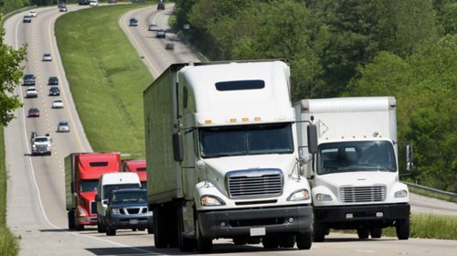 Investigan presunta colusión en autotransporte de carga