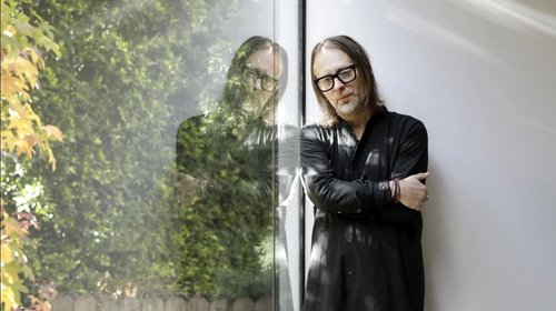 Vocalista de Radiohead estrena colección de pinturas