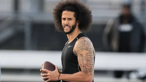 Colin Kaepernick quiere jugar flag football para EUA en 2028