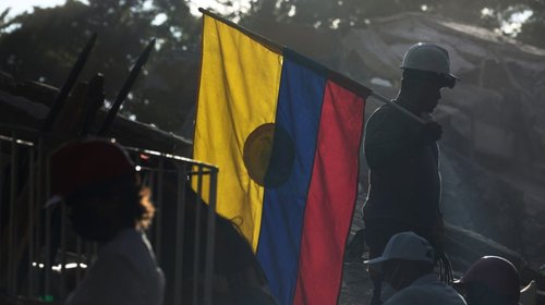Aumenta a 273 cifra de muertos por terremoto en Colombia