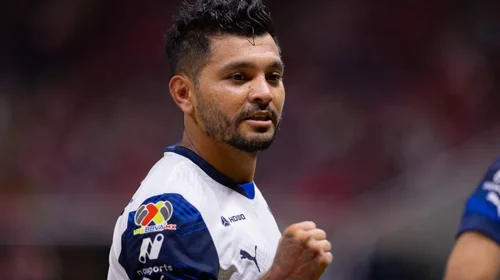 Con un criticado VAR, Rayados empata 1-1 ante Chivas