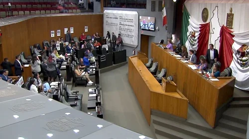 Quieren diputados reunirse con Tesorero esta semana