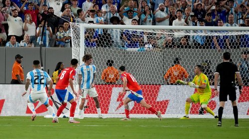 Argentina a Cuartos tras vencer 1-0 a Chile en Copa América