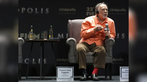 Coppola apuesta por el futuro en Morelia; recibe medalla