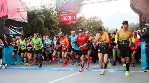 Superan su 'reto final' 4150 corredores en el Parque Fundidora