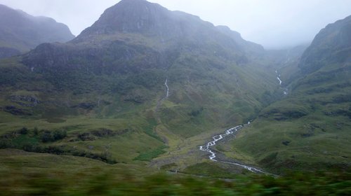 Encuentran cuerpos de 3 senderistas extraviados en montaña de Escocia