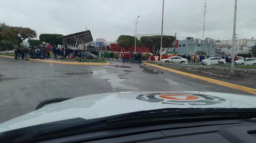 Evacúan a 150 empleados tras incendio en bodega de SuKarne